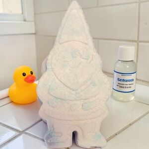 Hand Crafted Gnome (DUNDAT) Shaped Bath Bomb- 3 pk